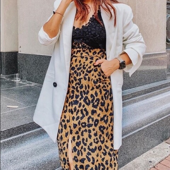 Dresses & Skirts - 🆕Cheetah corduroy mid waist pencil skirt w/ slit